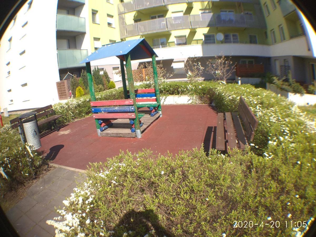 2060 Zwyciestwa 5G - Tanie Pokoje W Apartamencie - Samodzielne Zameldowanie - Self Check In Poznan Exterior photo