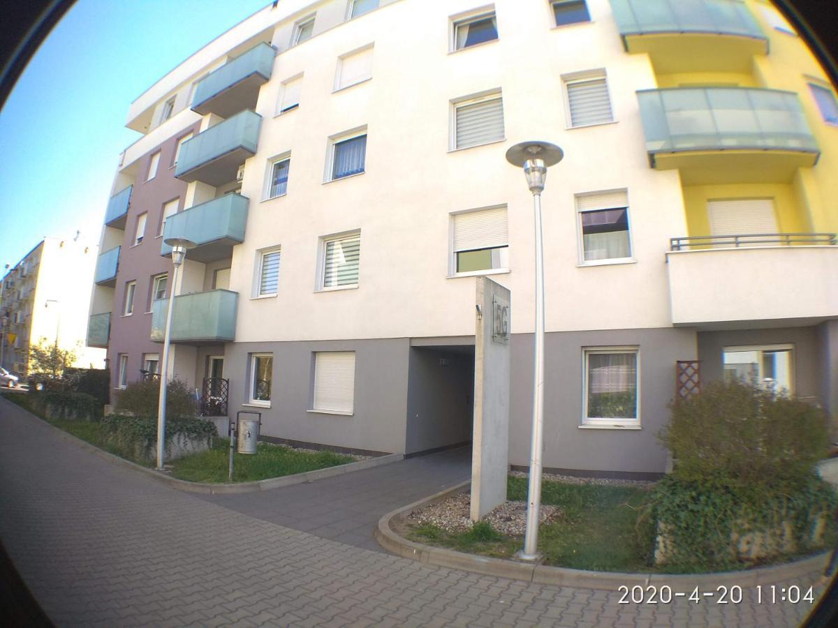 2060 Zwyciestwa 5G - Tanie Pokoje W Apartamencie - Samodzielne Zameldowanie - Self Check In Poznan Exterior photo
