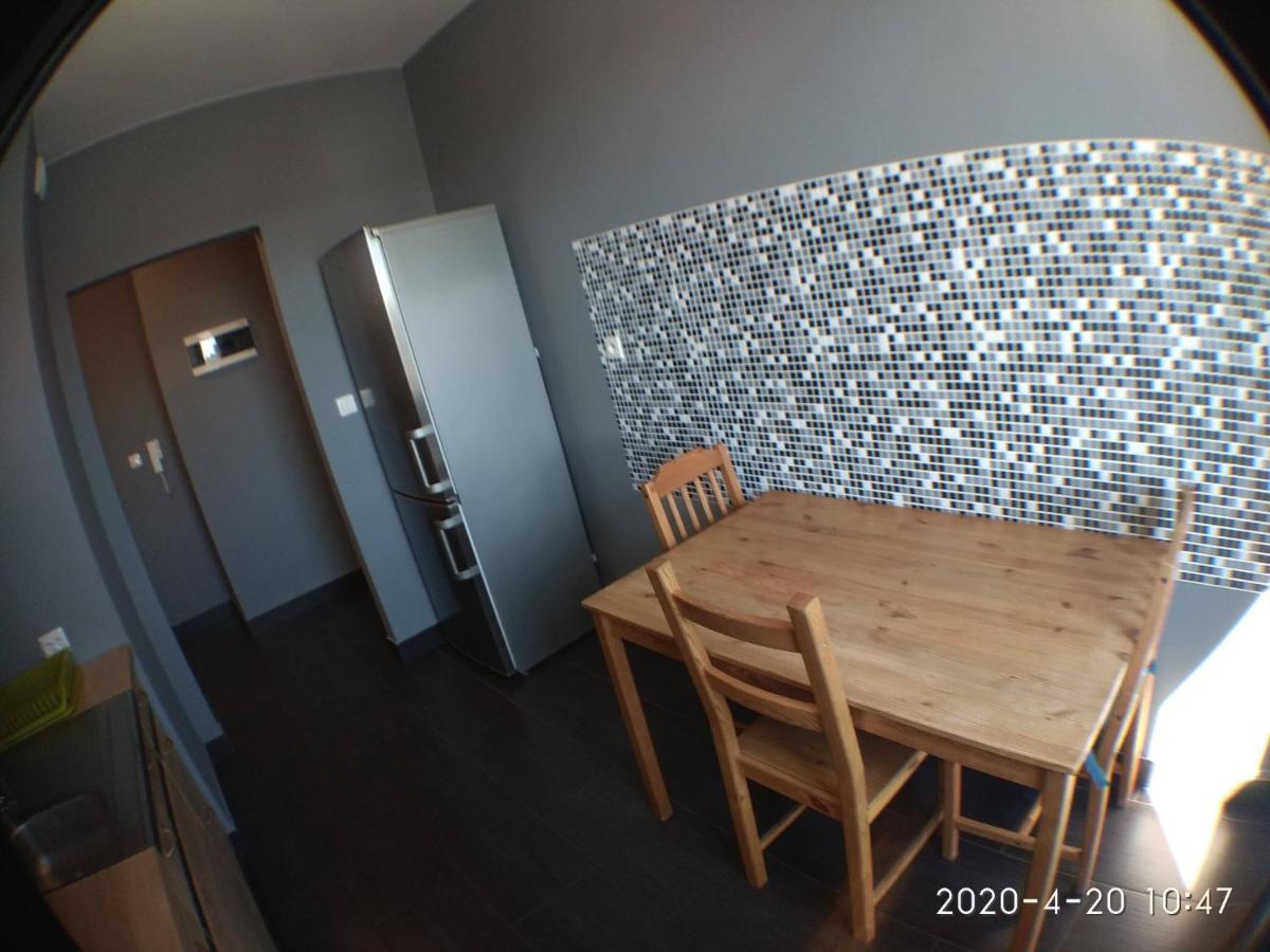 2060 Zwyciestwa 5G - Tanie Pokoje W Apartamencie - Samodzielne Zameldowanie - Self Check In Poznan Exterior photo